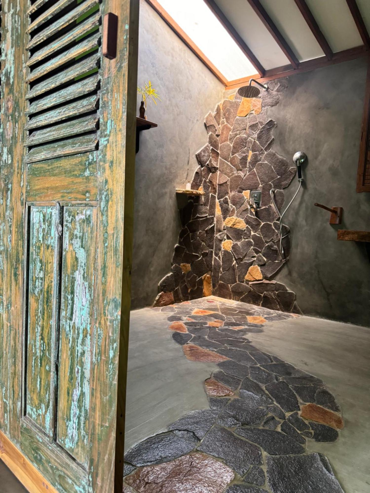 ホテル Eco Casa カリムンジャワ エクステリア 写真