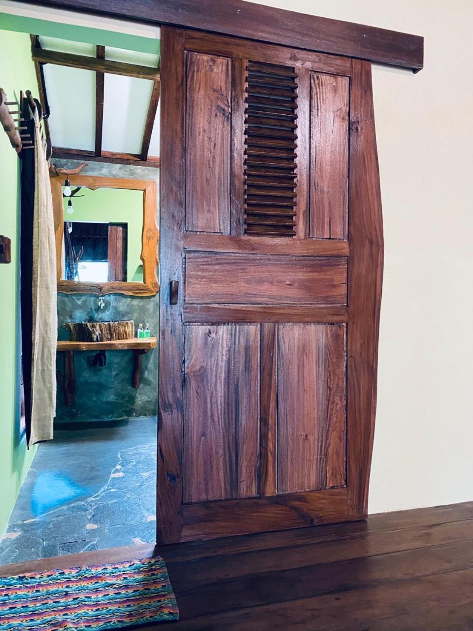 ホテル Eco Casa カリムンジャワ エクステリア 写真