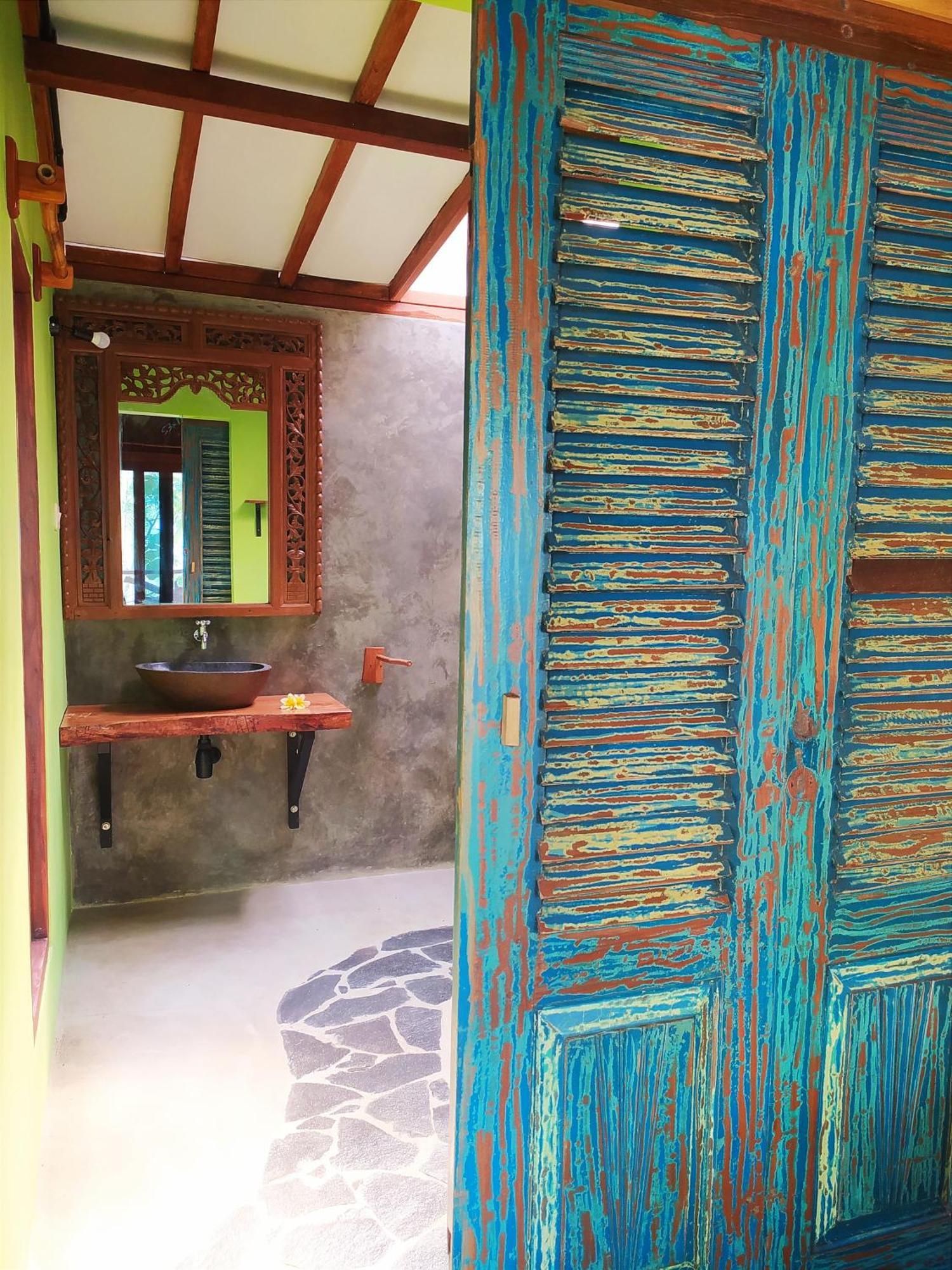 ホテル Eco Casa カリムンジャワ エクステリア 写真